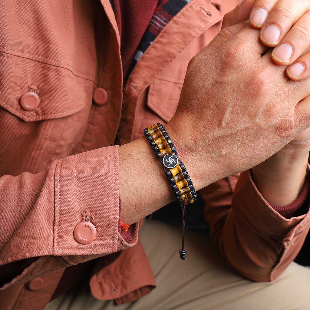 Accessories For Men: Choosing and Wearing Bracelets · Effortless Gent