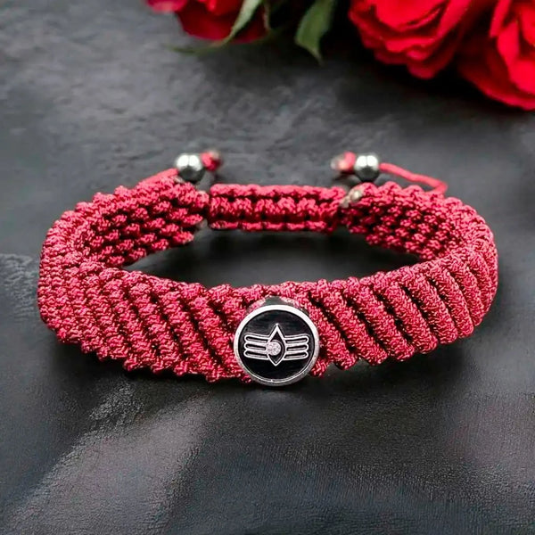 Bracelet with thread